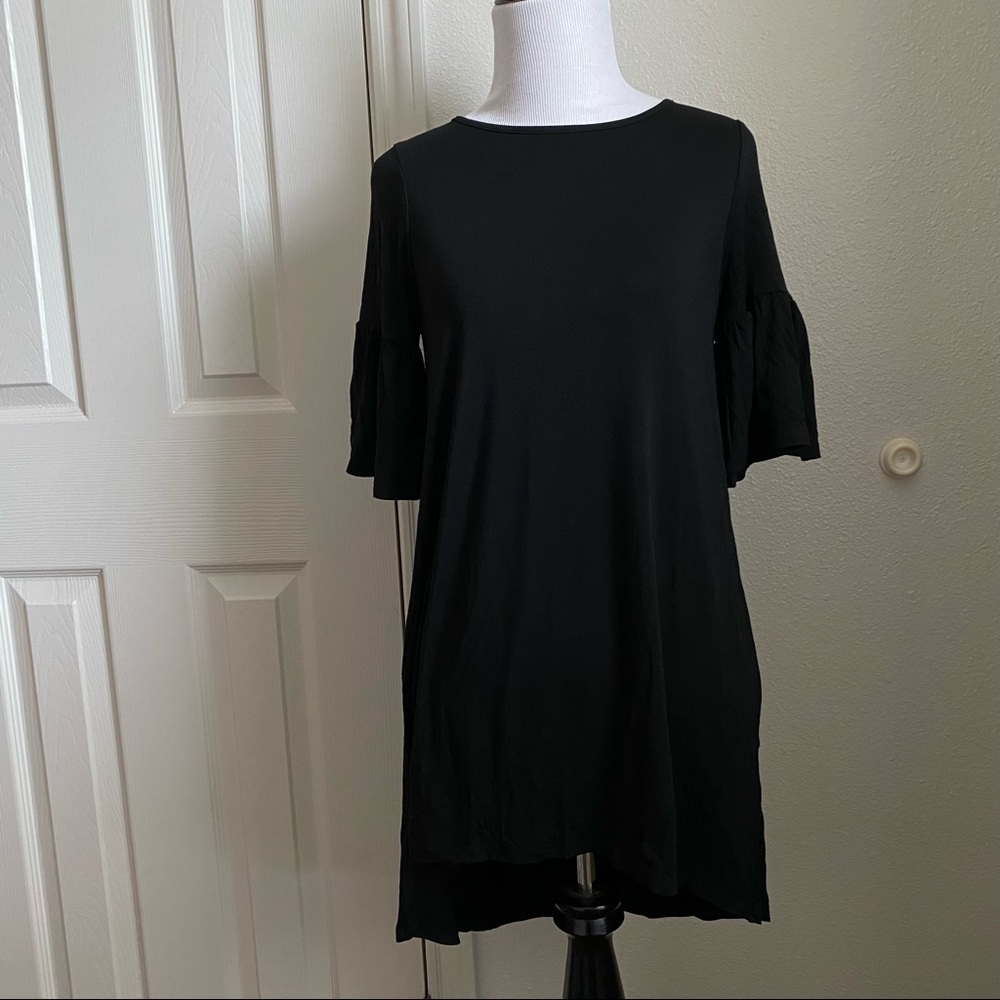 NWT Agnes & Dora Ruffle Sleeve Tunic | Black